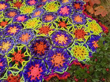 How to crochet a granny square - Gathered