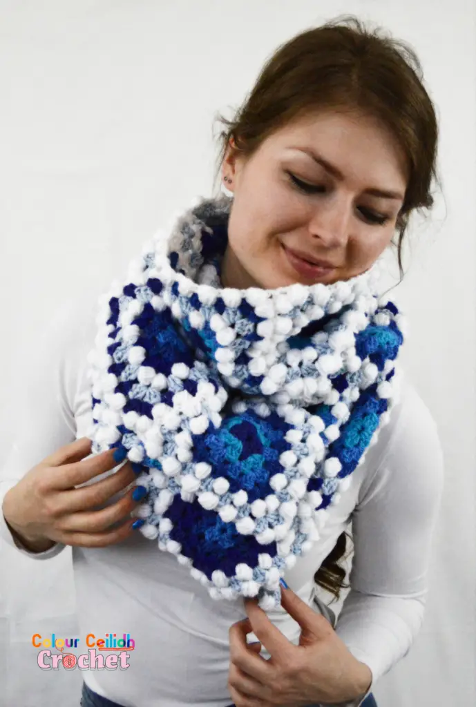 Granny square scarf icy blues free crochet pattern