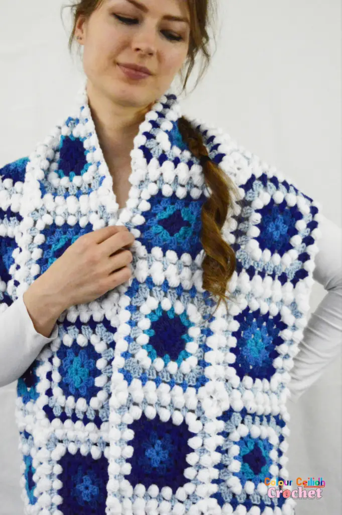 Granny square scarf icy blues free crochet pattern