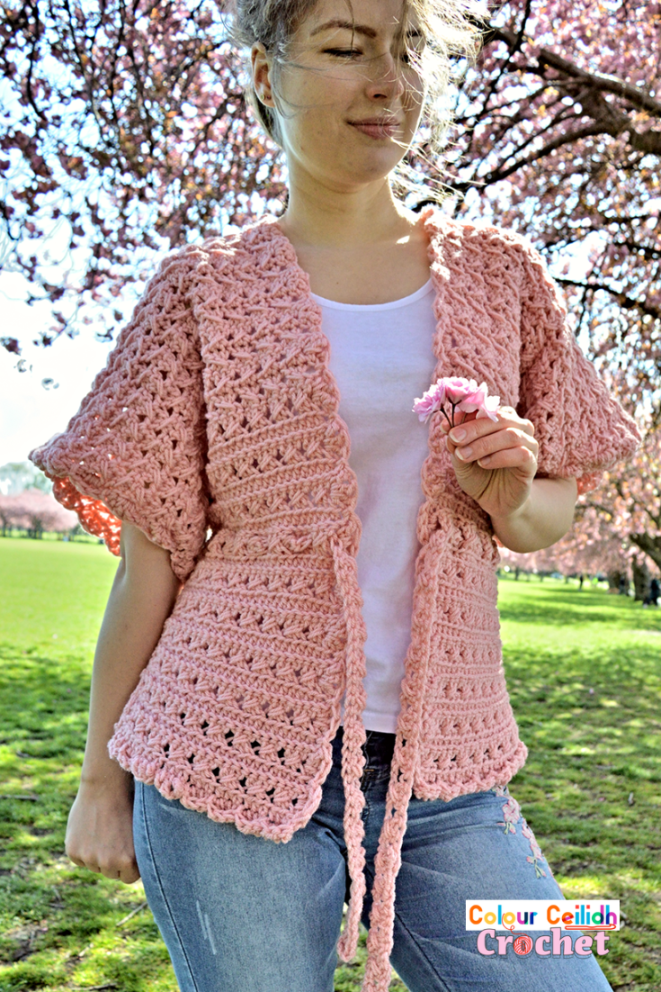 This free pattern is for a crochet lace kimono cardigan for women. There are two types of chunky lace in this pattern, but both of them are easy and fast to make as only two basic stitches are used, the double crochet and the half double crochet. This pattern also includes a YouTube video tutorial.